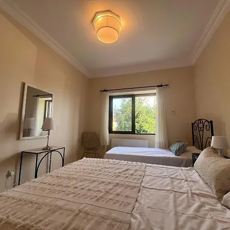 Large Mountain And Sea View Family Friendly