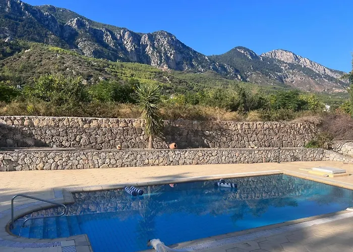 Large Mountain And Sea View Family Friendly Vila Kyrenia (Northern Cyprus)