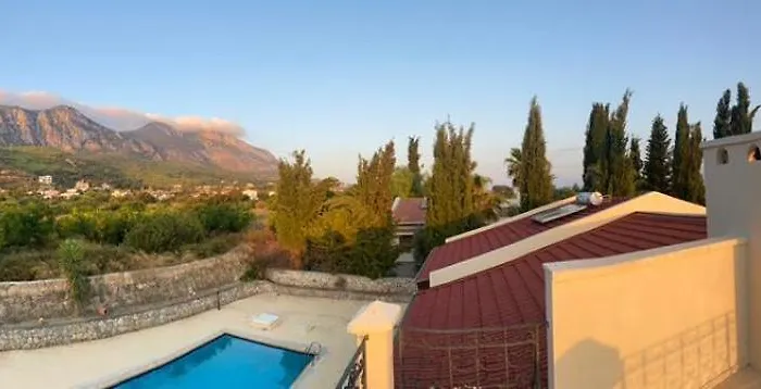 Large Mountain And Sea View Family Friendly Vila Kyrenia (Northern Cyprus)