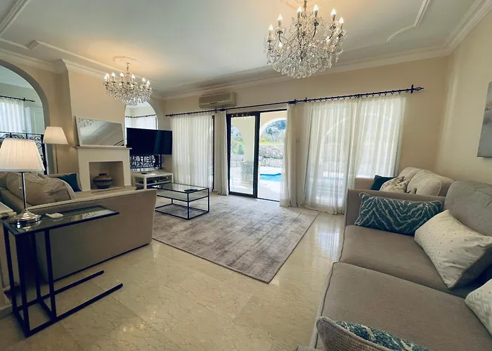 Large Mountain And Sea View Family Friendly Vila *