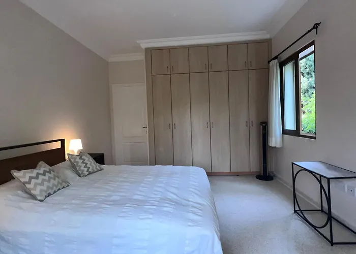 Large Mountain And Sea View Family Friendly Vila Kyrenia (Northern Cyprus)