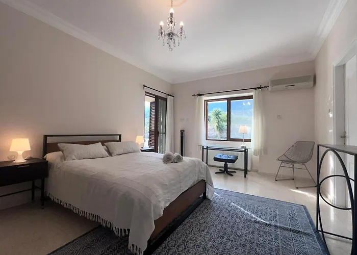 Vila Large Mountain And Sea View Family Friendly Kyrenia (Northern Cyprus)