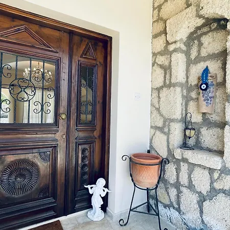 Large Mountain And Sea View Family Friendly Villa