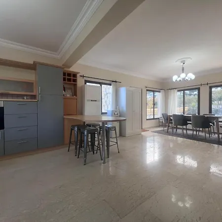 Large Mountain And Sea View Family Friendly キレニア