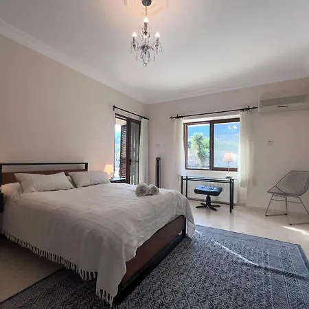 Villa Large Mountain And Sea View Family Friendly Girne