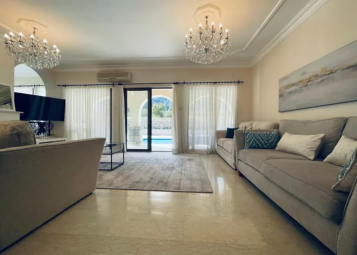 Large Mountain And Sea View Family Friendly キレニア