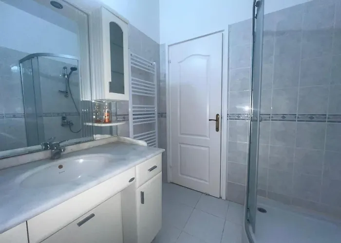 Large Mountain And Sea View Family Friendly