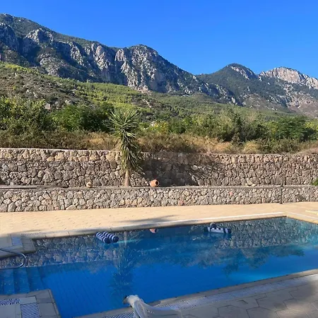 Large Mountain And Sea View Family Friendly Villa Kerínia