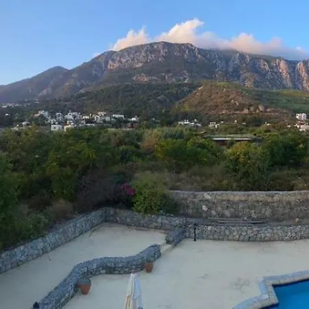 Large Mountain And Sea View Family Friendly Villa Kerínia