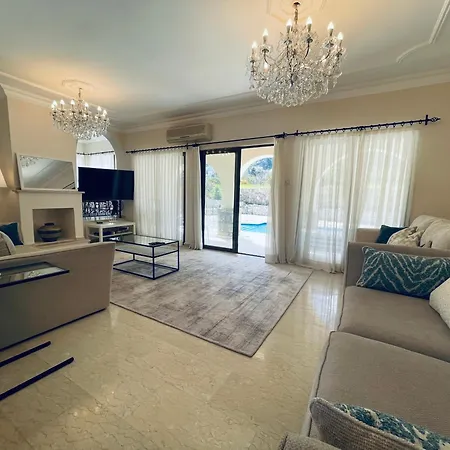 Large Mountain And Sea View Family Friendly Villa *