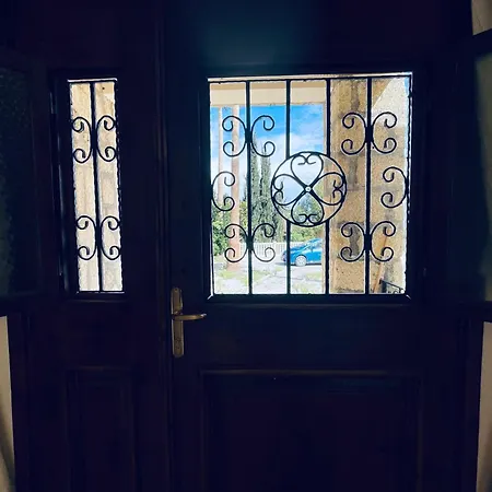 Large Mountain And Sea View Family Friendly Vila *